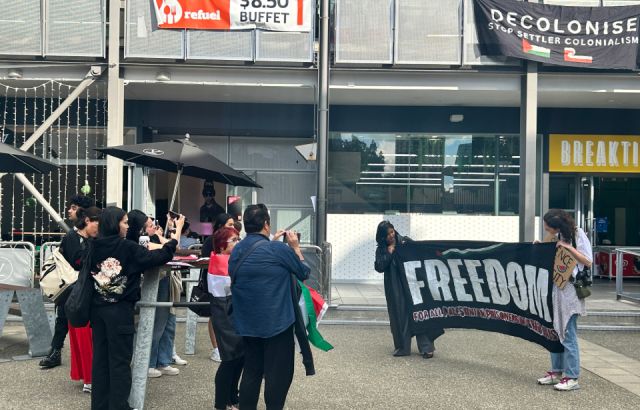 AUT students rally in support as Gaza encampment at Auckland Uni scrapped